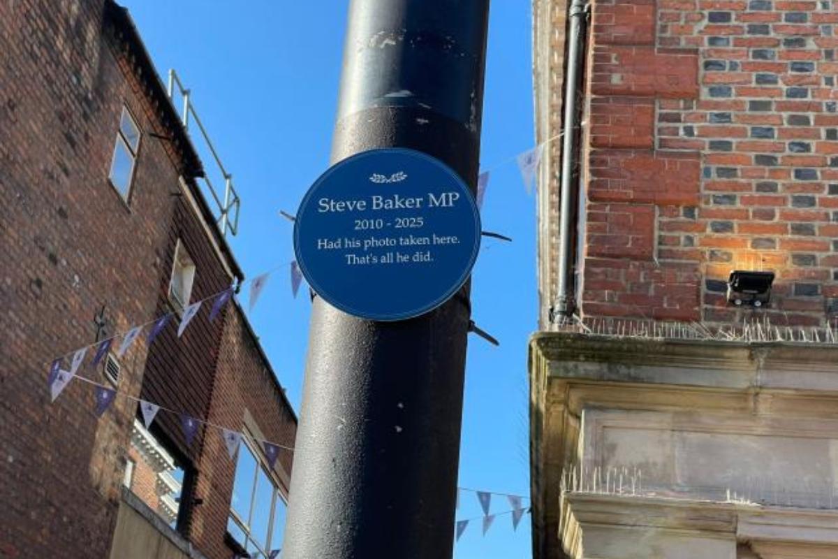 Steve Baker MP's plaque reads 'Steve Baker MP  2010 - 2025 Had his photo taken here. That's all he did."